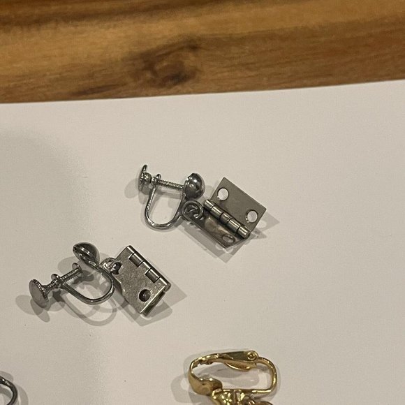 Lot Of 3 Fun Novelty Clip On Screw On Earrings Dangle- Door Hinge Horseshoe Etc - Picture 8 of 9